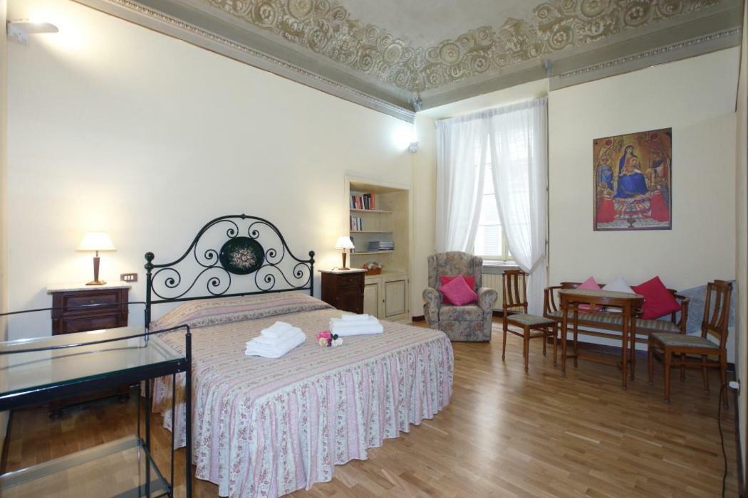 Residenza D'Epoca Montanini Bed and Breakfast Siena Buitenkant foto